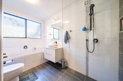 Photo of property in 27 Postgate Drive, Whitby, Porirua, 5024