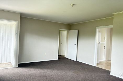 Photo of property in 2/468 Swanson Road, Ranui, Auckland, 0612