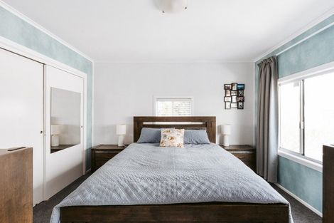 Photo of property in 1 Kowai Grove, Omokoroa, 3114