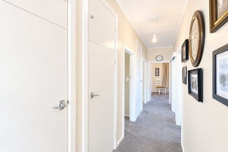 Photo of property in 5 Limbrick Street, Waipawa, 4210