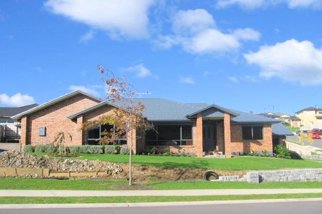 Photo of property in 31 Toledo Avenue, Henderson, Auckland, 0612