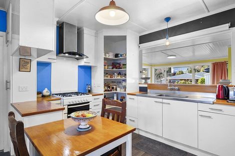 Photo of property in 95 Pioneer Road, Moturoa, New Plymouth, 4310