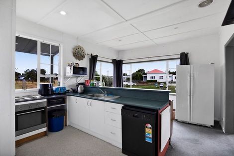 Photo of property in 8 Egmont Street, Normanby, Hawera, 4614
