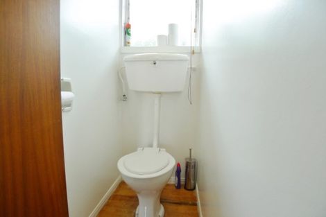 Photo of property in 15 Woodcote Drive, Glenfield, Auckland, 0629