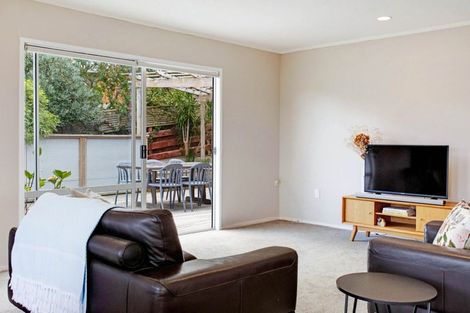 Photo of property in 1/573 Beach Road, Murrays Bay, Auckland, 0630