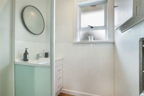 Photo of property in 1/14 Margate Road, Blockhouse Bay, Auckland, 0600