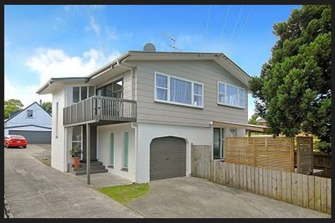 Photo of property in 2/210 Sunnynook Road, Totara Vale, Auckland, 0627