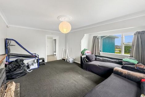 Photo of property in 136 Karaka Street, Castlecliff, Whanganui, 4501