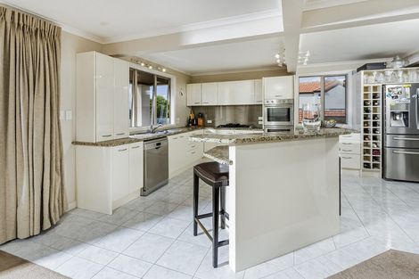 Photo of property in 254a Hurstmere Road, Takapuna, Auckland, 0622