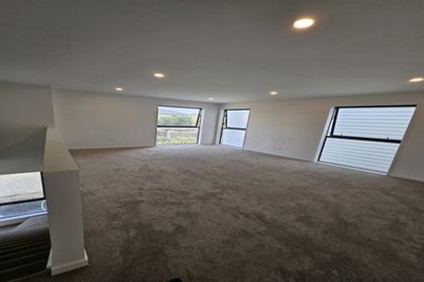 Photo of property in 35 Meadway, Sunnyhills, Auckland, 2010