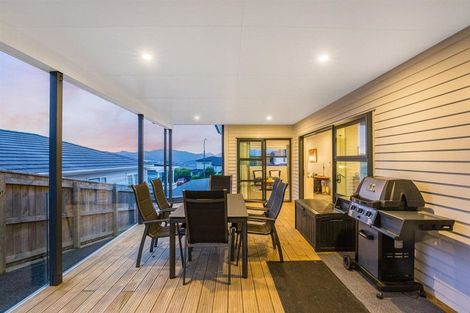 Photo of property in 12 Canary Way, Whitby, Porirua, 5024