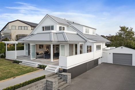 Photo of property in 136 Mellons Bay Road, Mellons Bay, Auckland, 2014