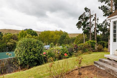 Photo of property in 7 Feltham Street, Hunterville, 4730