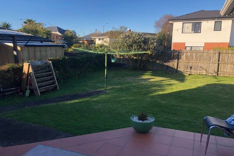 Photo of property in 15 Karamu Street, Te Atatu Peninsula, Auckland, 0610