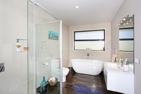 Photo of property in 11 Bernora Crescent, Bombay, 2675