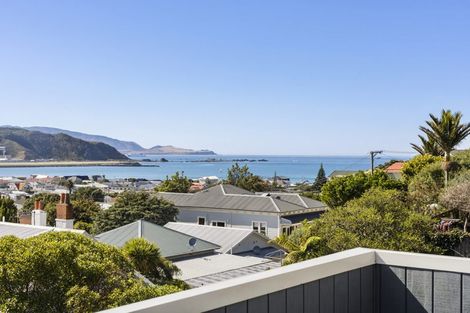 Photo of property in 78d Queens Drive, Lyall Bay, Wellington, 6022