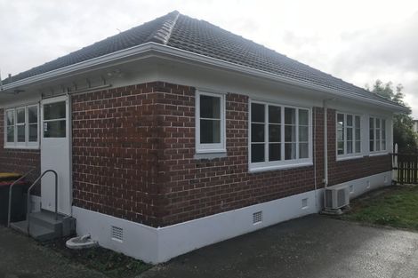 Photo of property in 2 Kawaka Street, Riccarton, Christchurch, 8041
