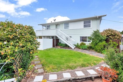 Photo of property in 141 Flanshaw Road, Te Atatu South, Auckland, 0610