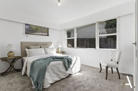 Photo of property in 80 La Trobe Street, Pakuranga Heights, Auckland, 2010