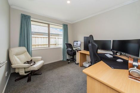 Photo of property in 26 Shillingford Boulevard, Rolleston, 7615