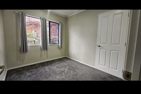 Photo of property in 8 Brook Haven Rise, Clendon Park, Auckland, 2103