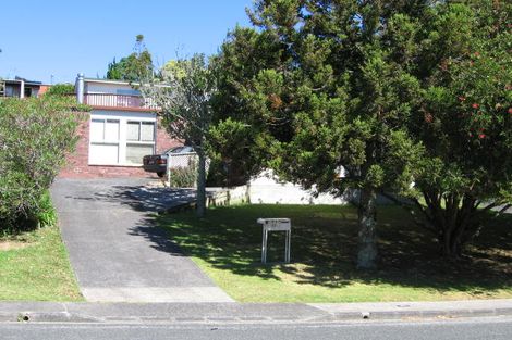 Photo of property in 20 Nor'east Drive, Northcross, Auckland, 0632