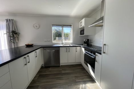 Photo of property in 121 Brian Crescent, Stanmore Bay, Whangaparaoa, 0932