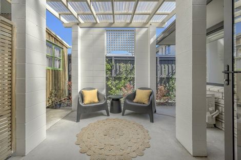 Photo of property in 317b Devonport Road, Tauranga, 3110