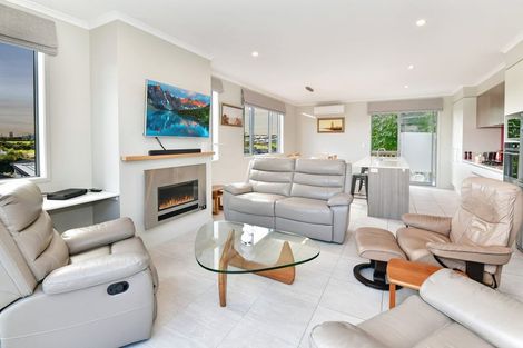 Photo of property in 14 Kiwa Crescent, Gulf Harbour, Whangaparaoa, 0930