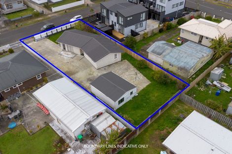 Photo of property in 4 Convair Crescent, Mangere, Auckland, 2022