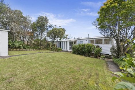 Photo of property in 29 Highland Avenue, Titirangi, Auckland, 0604