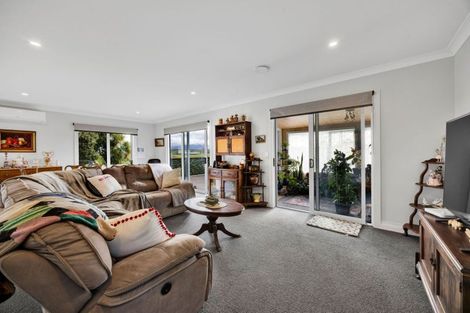Photo of property in 11 High Street, Eltham, 4322