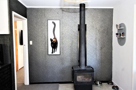 Photo of property in 23 Ormond Street, Woodville, 4920