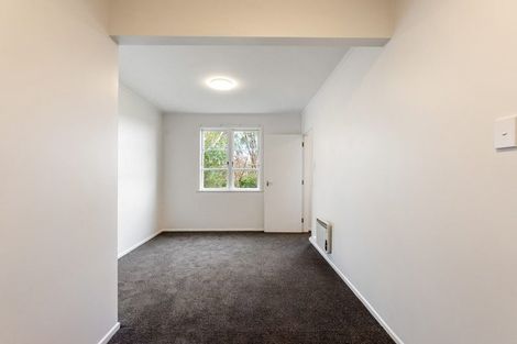 Photo of property in 98 Ruskin Road, Newlands, Wellington, 6037