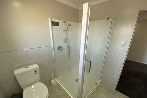 Photo of property in 32 Piper Place, Goodwood Heights, Auckland, 2105