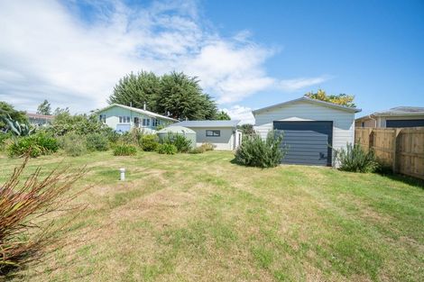 Photo of property in 10 Arthur Street, Waikawa Beach, Manakau, 5573