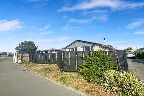 Photo of property in 19 Lamorna Road, Parklands, Christchurch, 8083