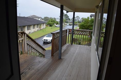 Photo of property in 13 Noel Williams Place, Windsor Park, Auckland, 0630