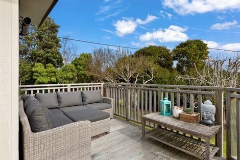 Photo of property in 1 Surf Road, Stanmore Bay, Whangaparaoa, 0932