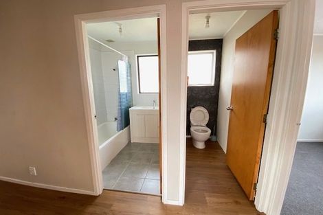 Photo of property in 141 Aviemore Drive, Highland Park, Auckland, 2010