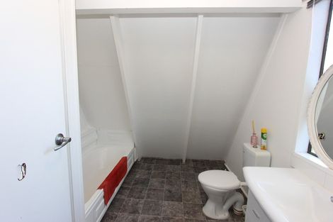 Photo of property in 68 Ngatai Street, Manaia, 4612