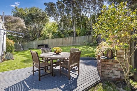 Photo of property in 27 Springtime Crescent, Stanmore Bay, Whangaparaoa, 0932