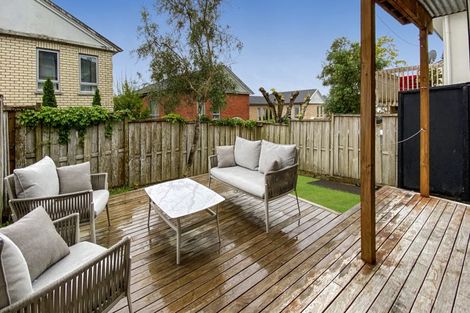 Photo of property in 2/49 Fields Parade, Oteha, Auckland, 0632