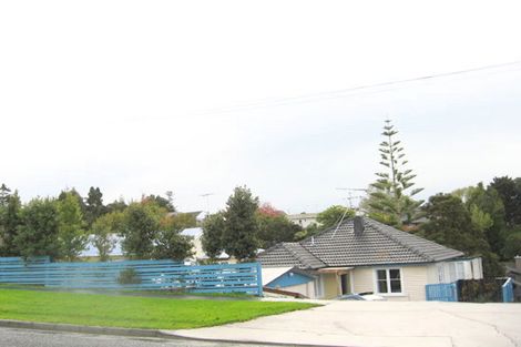 Photo of property in 38 Selwyn Road, Cockle Bay, Auckland, 2014
