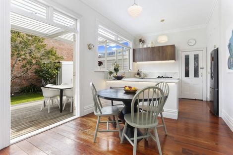 Photo of property in 2 Kawerau Avenue, Devonport, Auckland, 0624