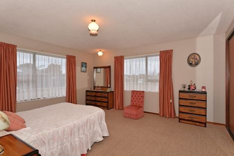 Photo of property in 74 Anglesea Avenue, Parklands, Christchurch, 8083