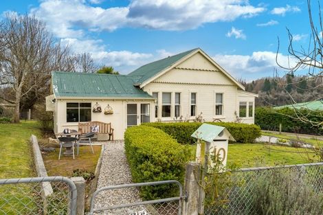 Photo of property in 10 Hill Street, Lawrence, 9532