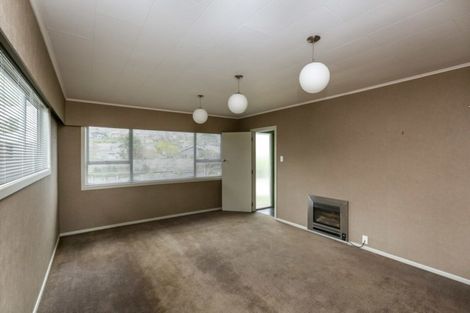 Photo of property in 27 Rospeath Crescent, Spotswood, New Plymouth, 4310