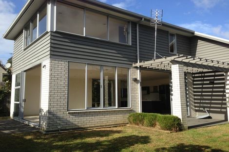 Photo of property in 715a Beach Road, Browns Bay, Auckland, 0630