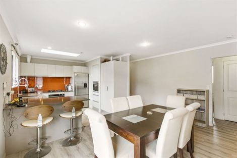 Photo of property in 13a Pax Avenue, Forrest Hill, Auckland, 0620